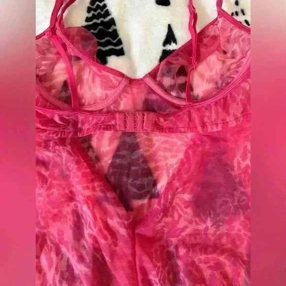 Victoria’s Secret cheetah print slip dress size 36c - Picture 2 of 4